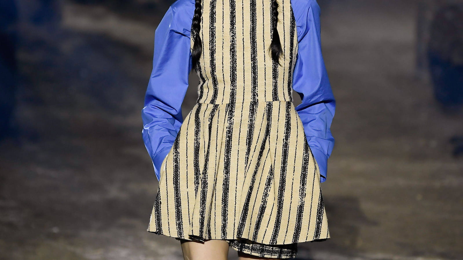 Look 18