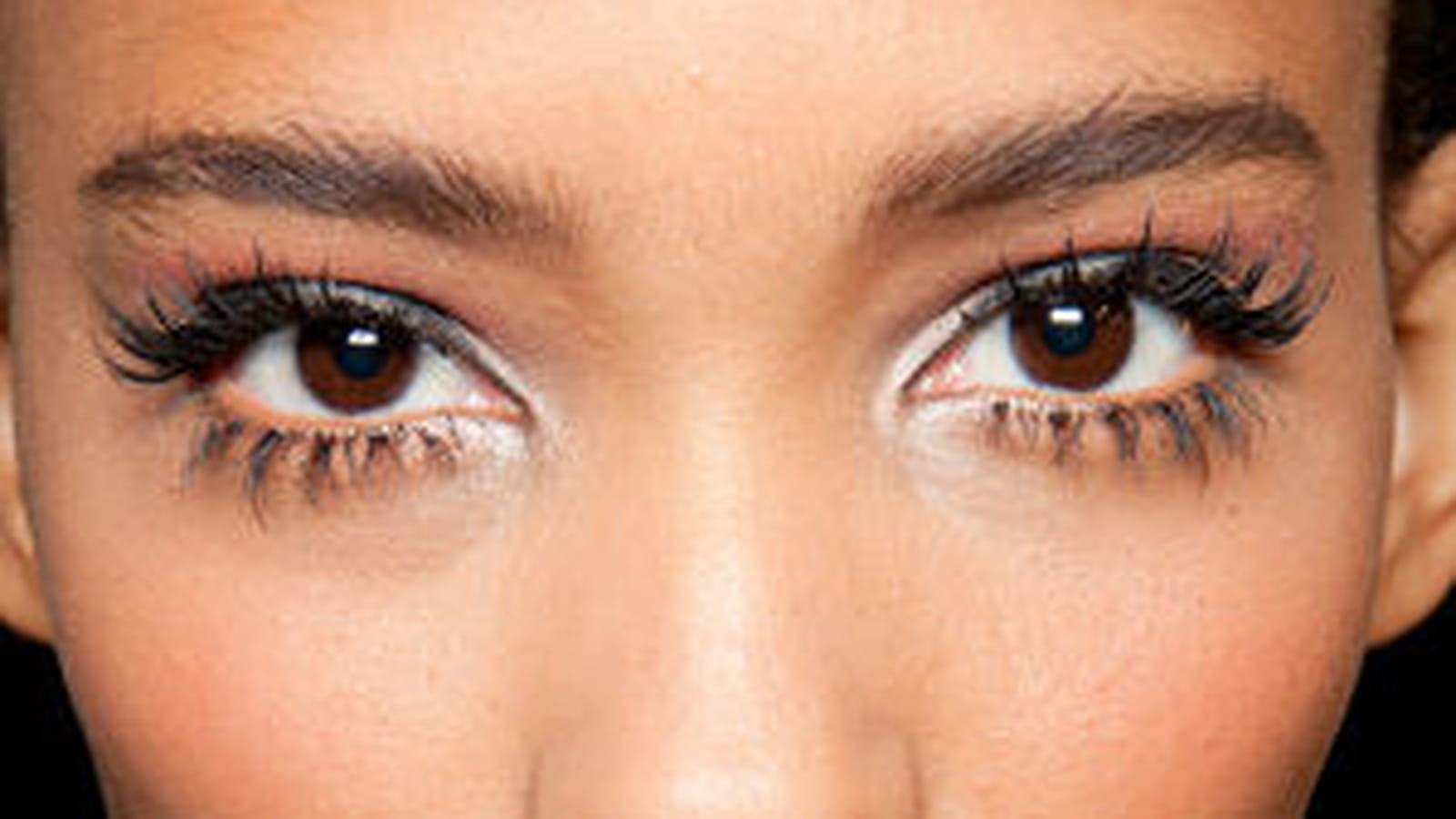 Faux cils extravagants