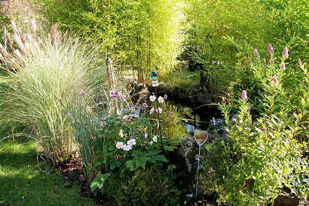 Magnifique jardin aux teintes très naturelles
