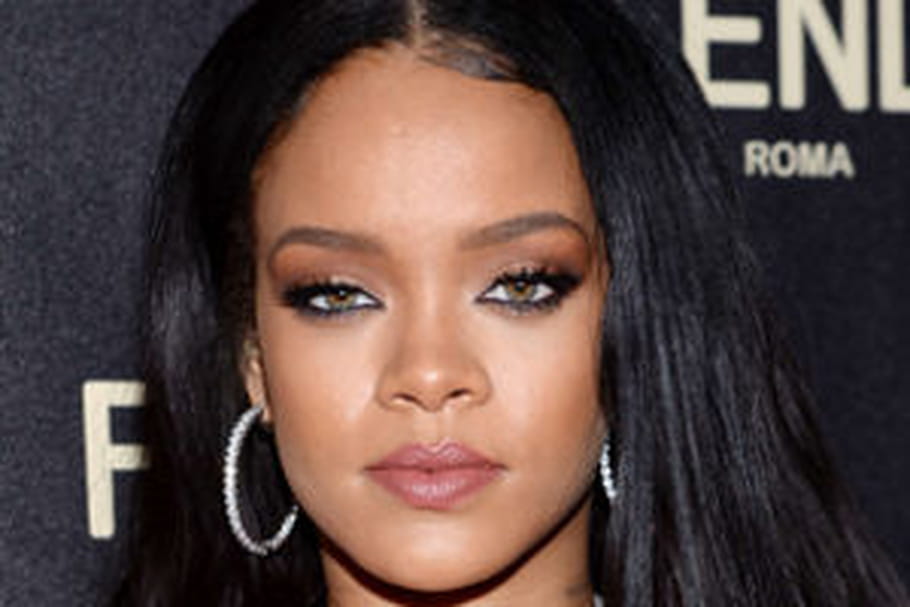 Rihanna sort une collection de tatouages éphémères