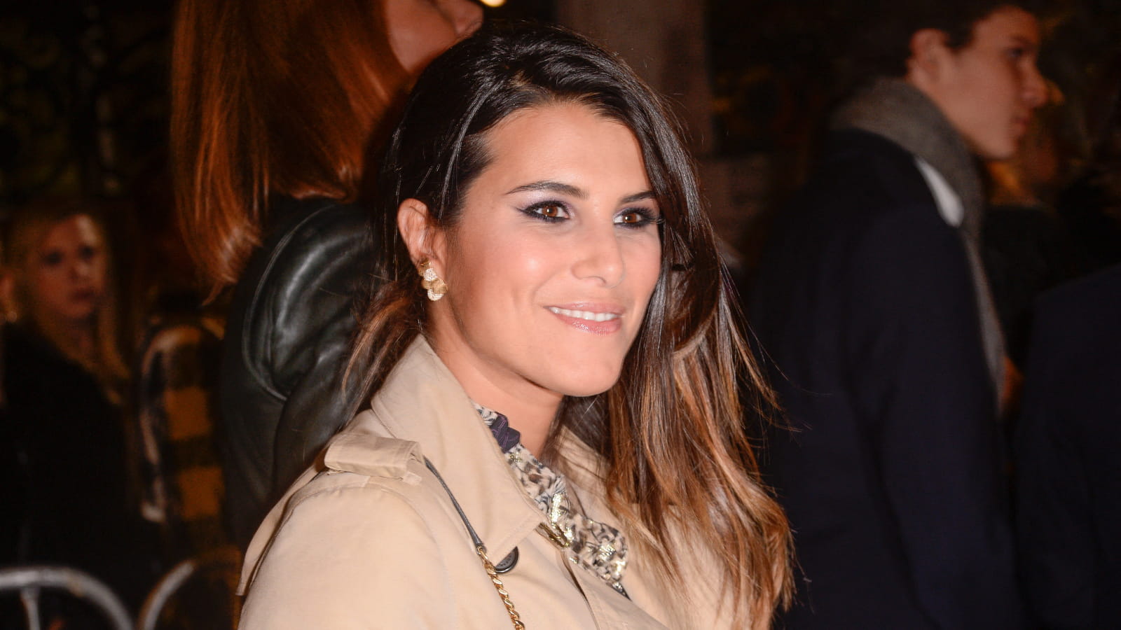 Chevelure mise sur le côté