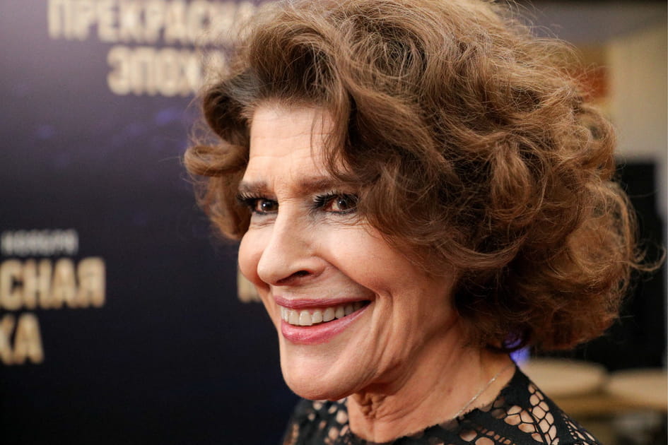 Le kh&ocirc;l noir et les l&egrave;vres roses de Fanny Ardant
