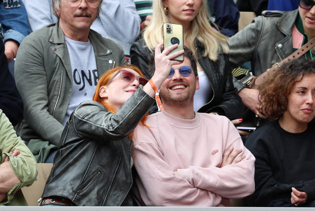 Sarah Stern et Pierre Deladonchamps : selfie entre amis à Roland-Garros