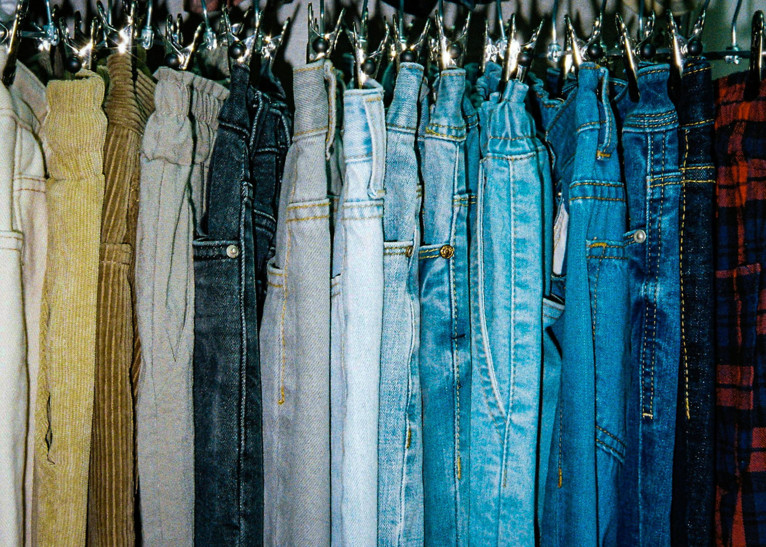 The stylists are unanimous, it is the only hue of Jean that highlights all women