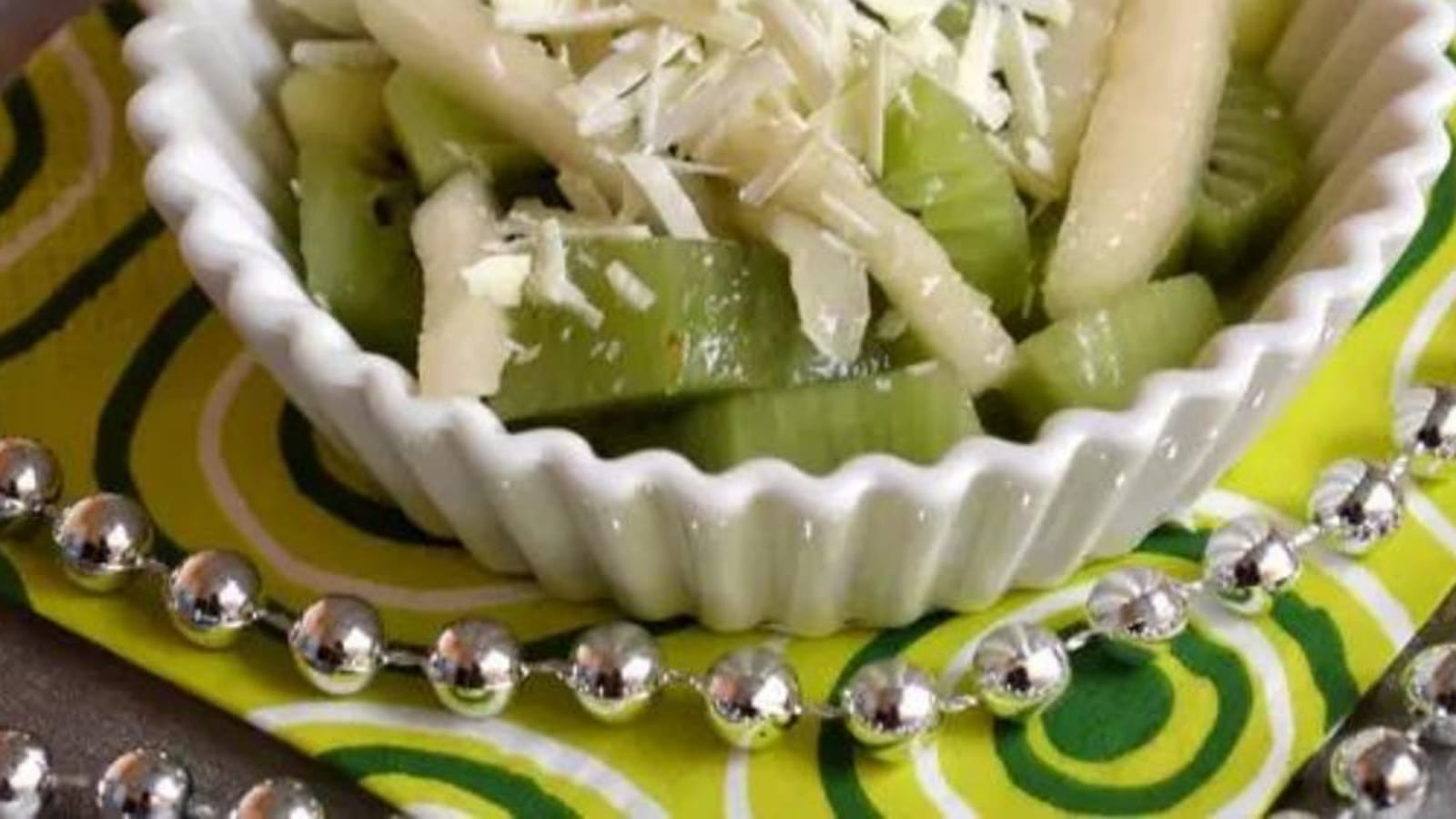 Salade de poires et kiwis au chocolat blanc