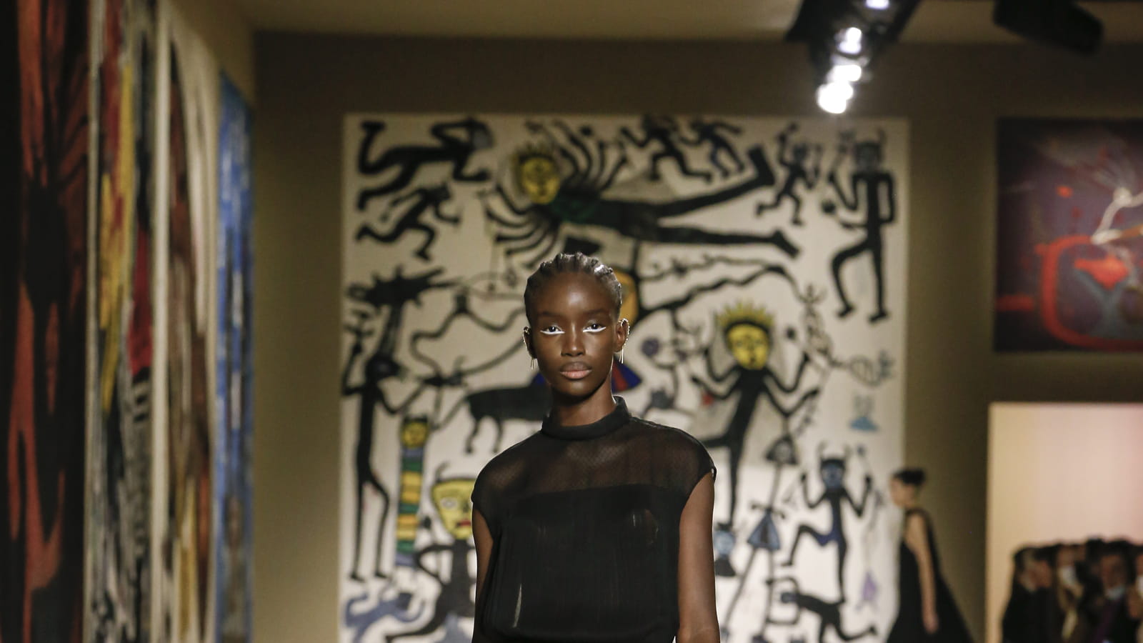 Look 15