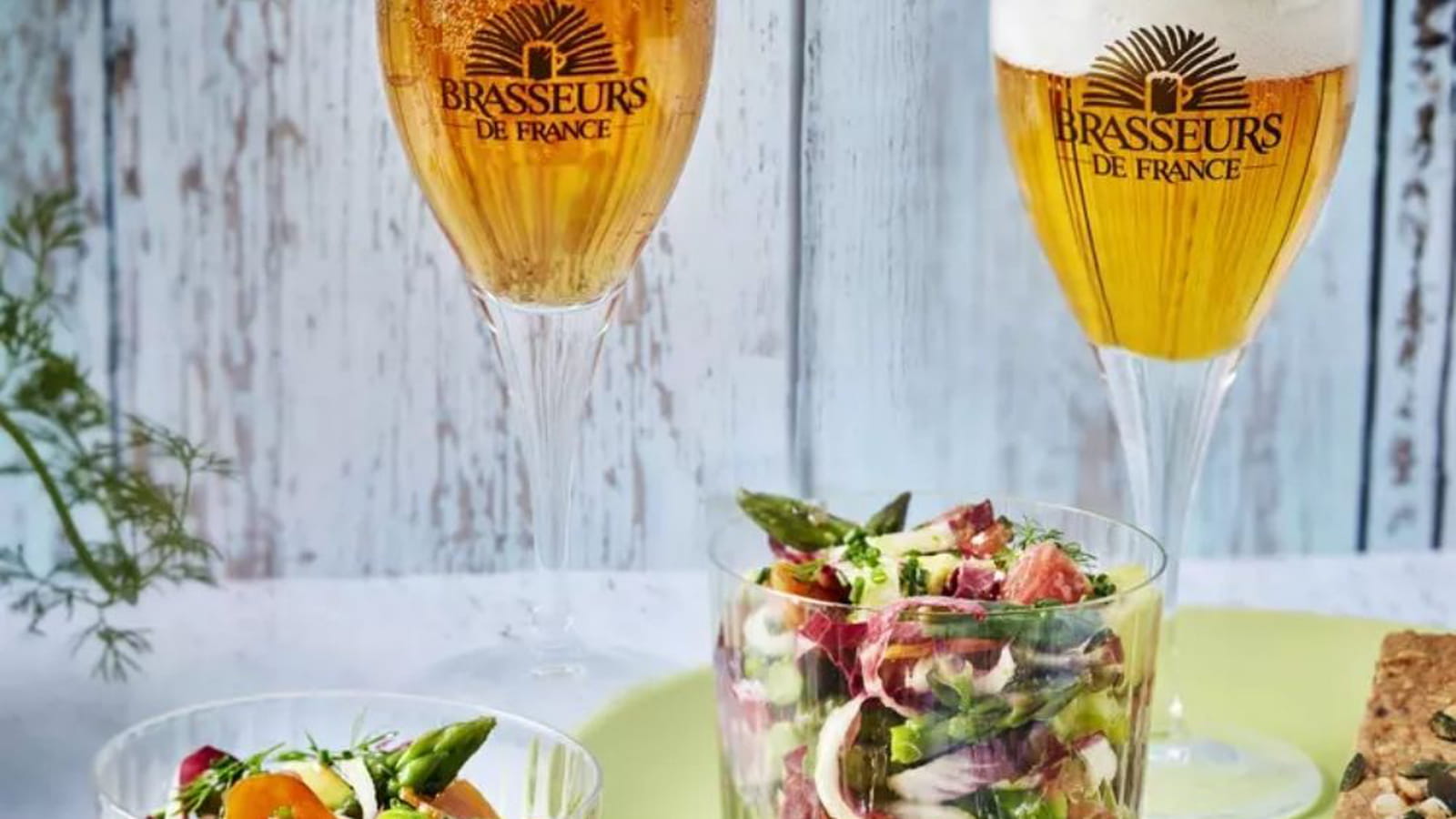 Verrine avocat, pamplemousse, poutargue, asperges vertes