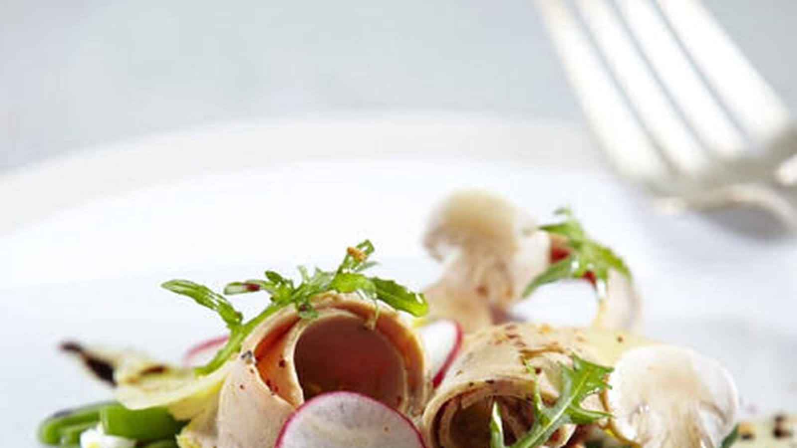 Salade de mimosa au foie gras de canard du Sud-Ouest et copeaux de comté