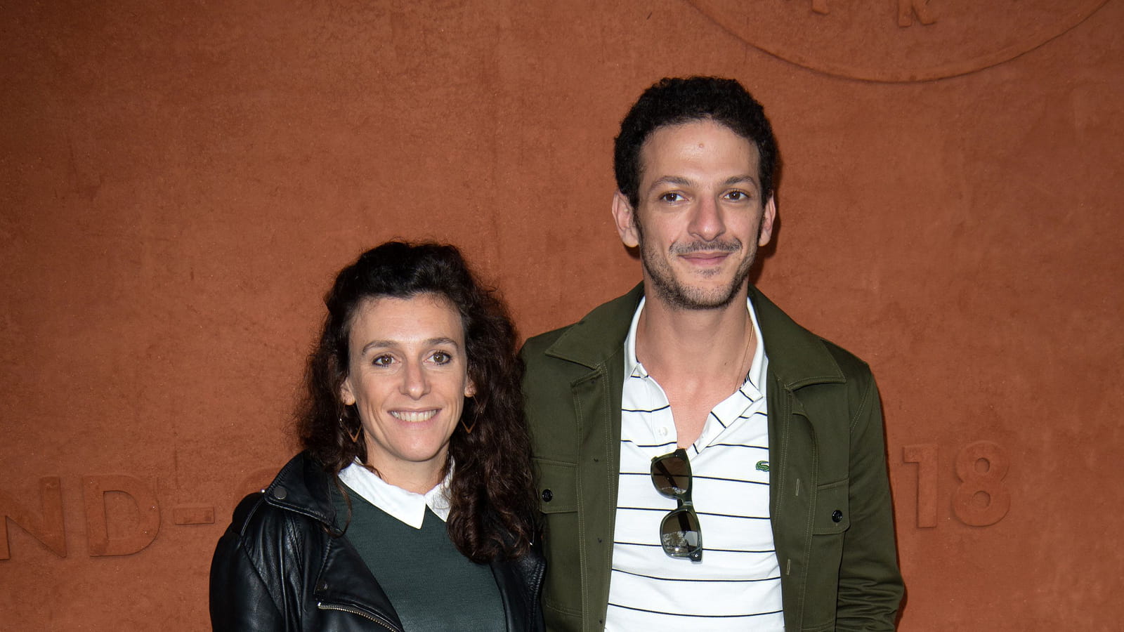 Vincent Dedienne et une amie