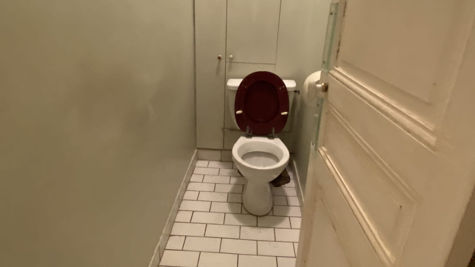 WC avant 