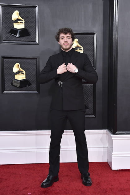 Jack Harlow en costume Givenchy