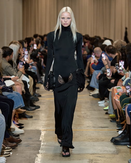 Look 60&nbsp;du d&eacute;fil&eacute; Burberry