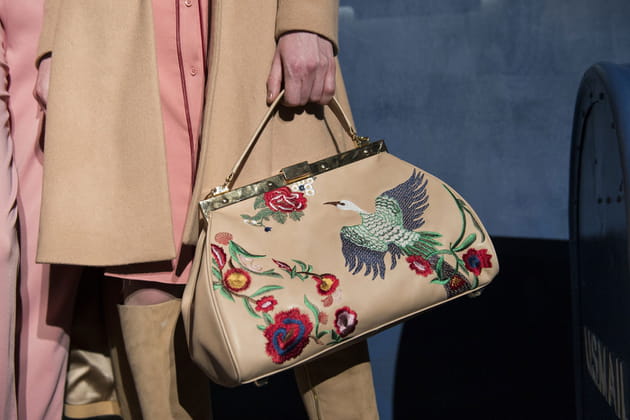 Le sac brod&eacute; du d&eacute;fil&eacute; Alice + Olivia