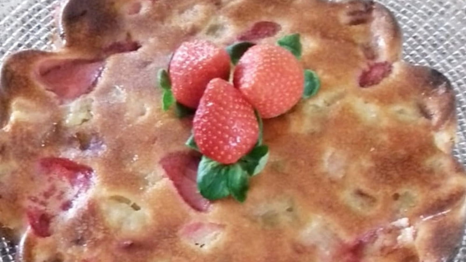 Gâteau au yaourt fraises rhubarbe
