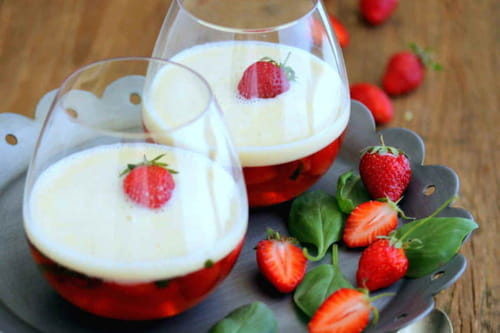 Gelée de fraises, basilic et crème anglaise