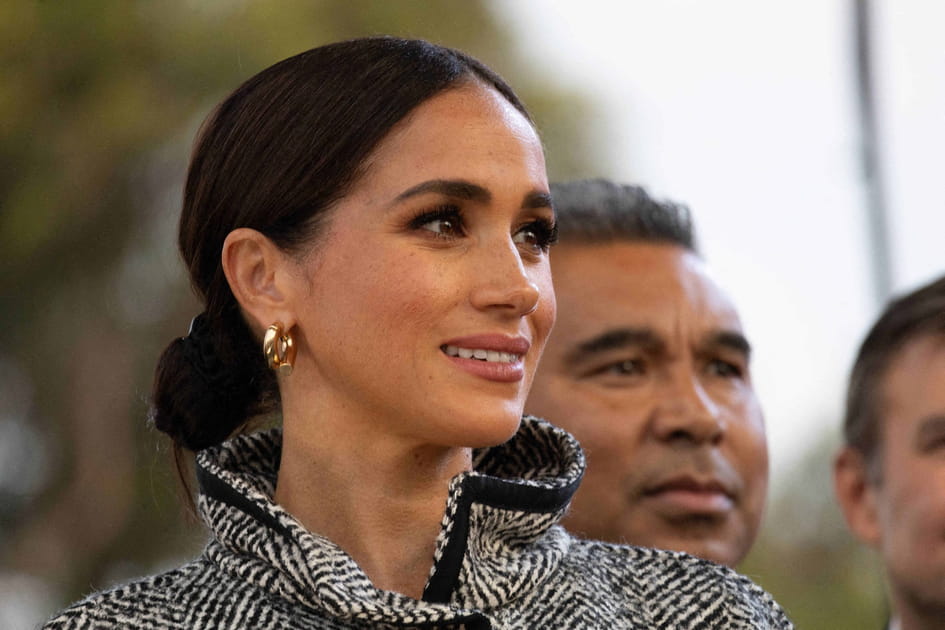 Le chignon bas naturel de Meghan Markle