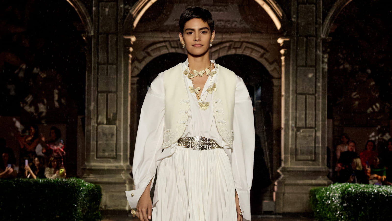 Look 27