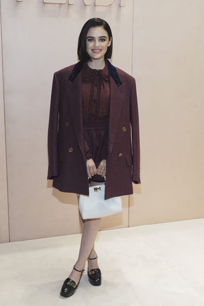 Lucy Hale au d&eacute;fil&eacute; Fendi