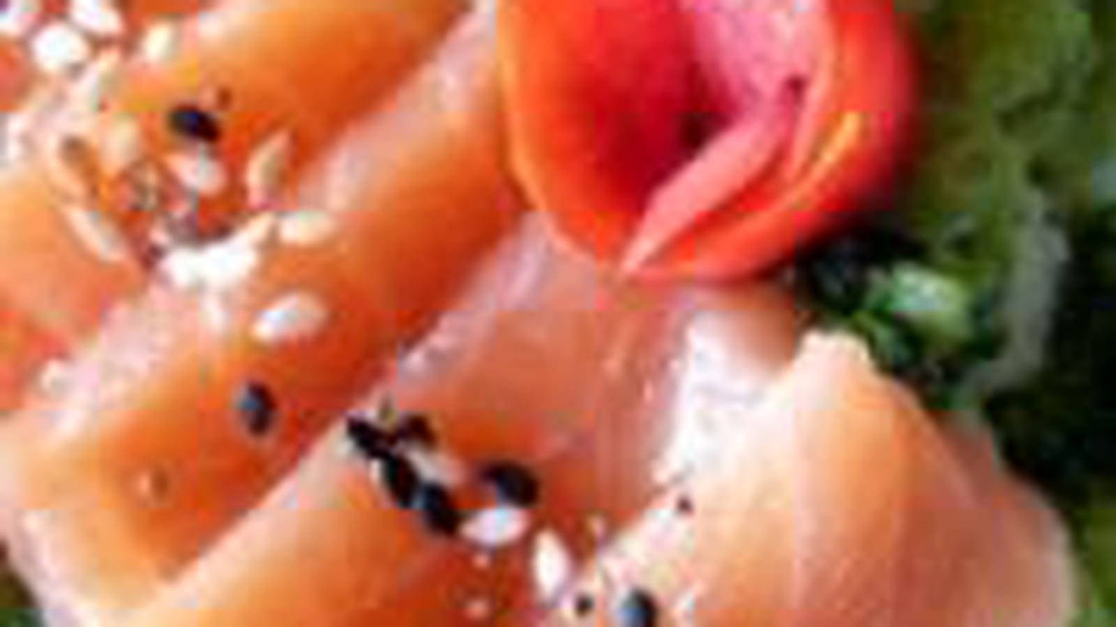 Sashimi saumon au sel gomasio & son trio de choux
