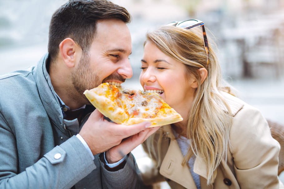 L'amour jusque dans l'assiette : quels repas préfèrent les couples pour la Saint-Valentin ?