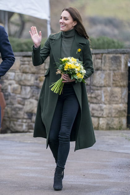 Apr&egrave;s&nbsp;: Kate Middleton &agrave; 40&nbsp;ans en manteau kaki et jean slim