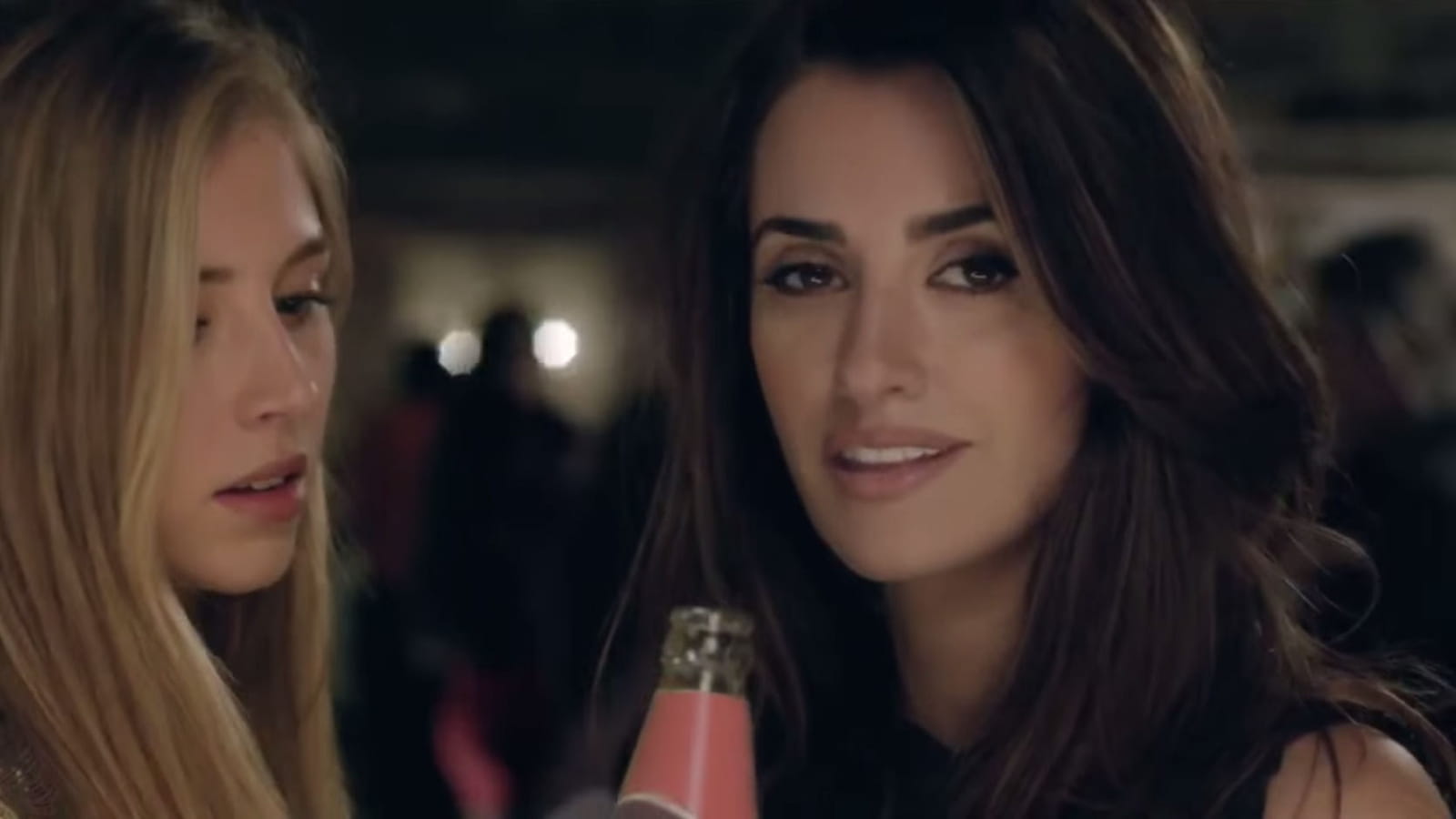 Penelope Cruz, troublante pour Schweppes