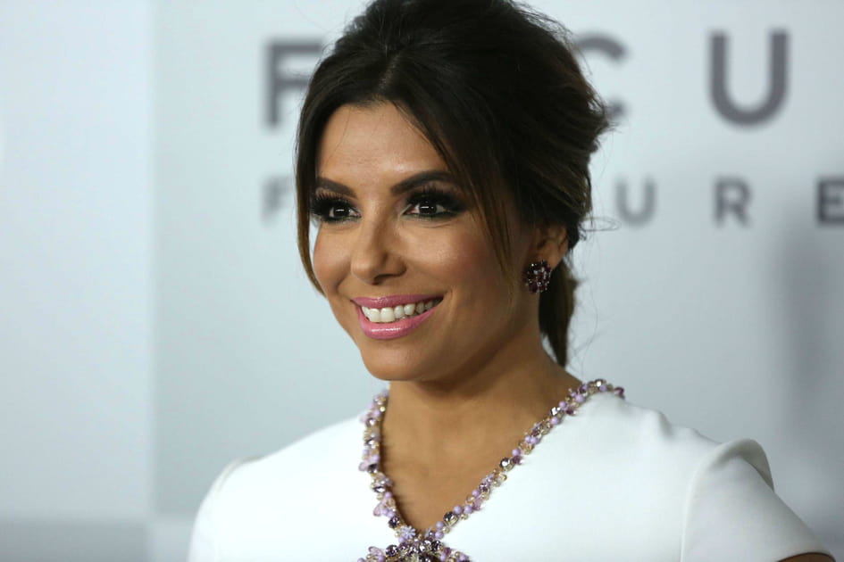 Eva Longoria, f&eacute;minine avec son look girly sophistiqu&eacute;