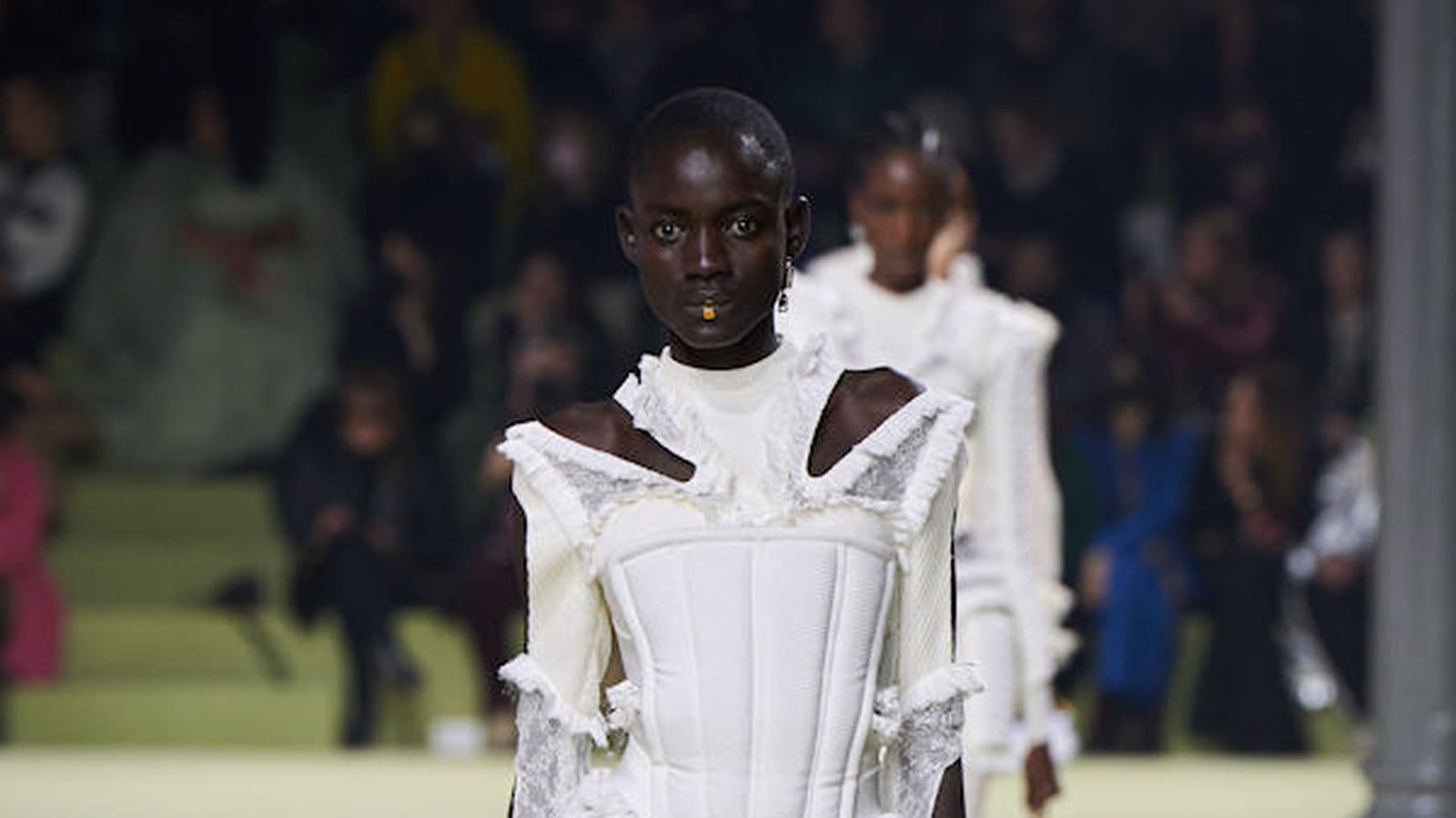 Look 37