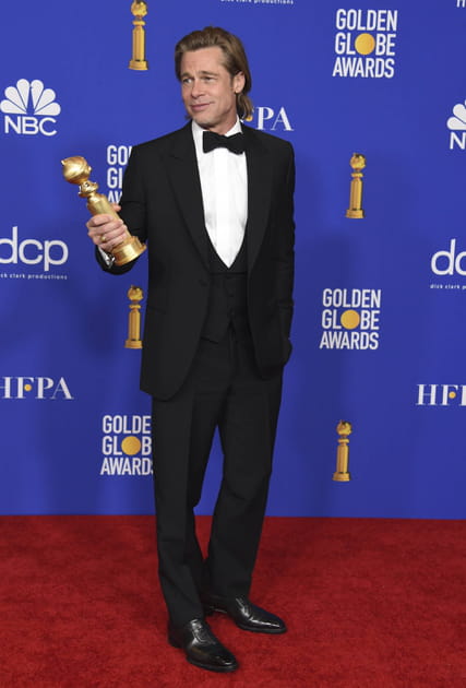 Brad Pitt en costume noir