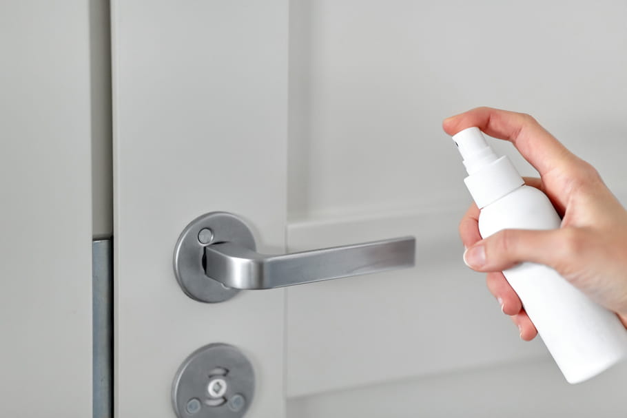 Quels gestes adopter pour se protéger à la maison après le confinement ?