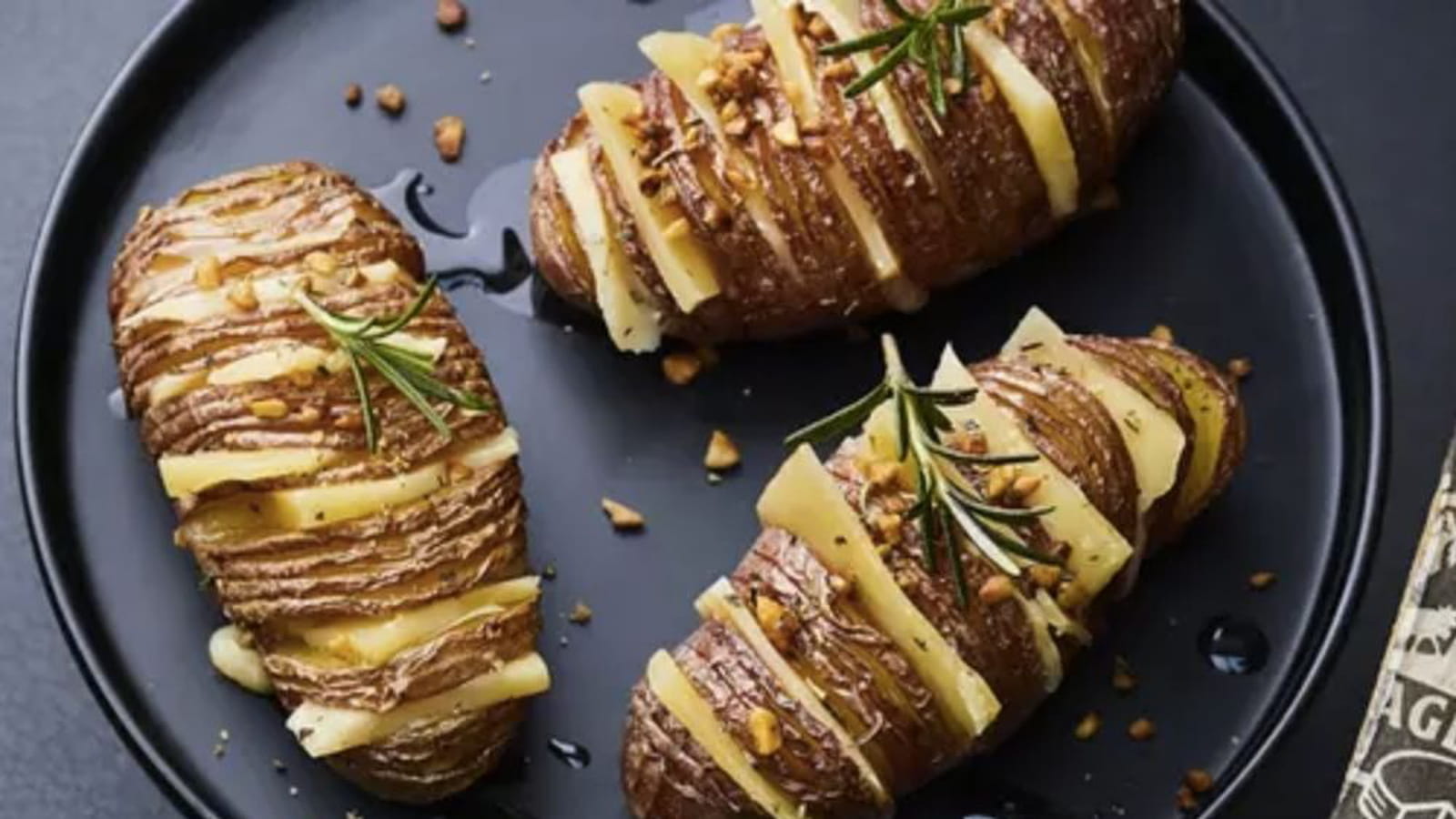 Mille-feuilles de pomme de terres à l'Etivaz AOP et huile de noisette