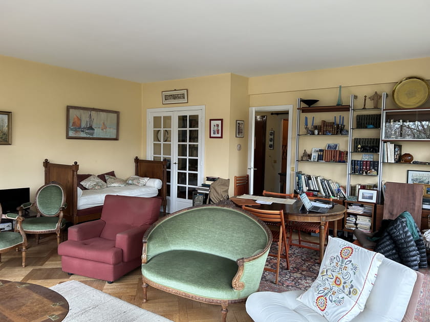 Avant&nbsp;: un salon-salle &agrave; manger trop charg&eacute;