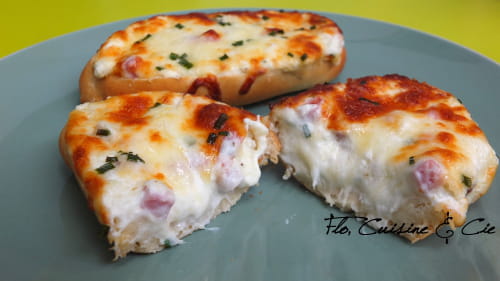 Petits pains garnis jambon fromages