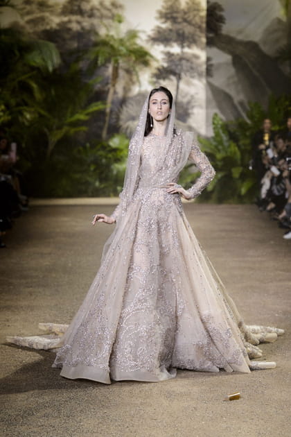 D&eacute;fil&eacute; Elie Saab