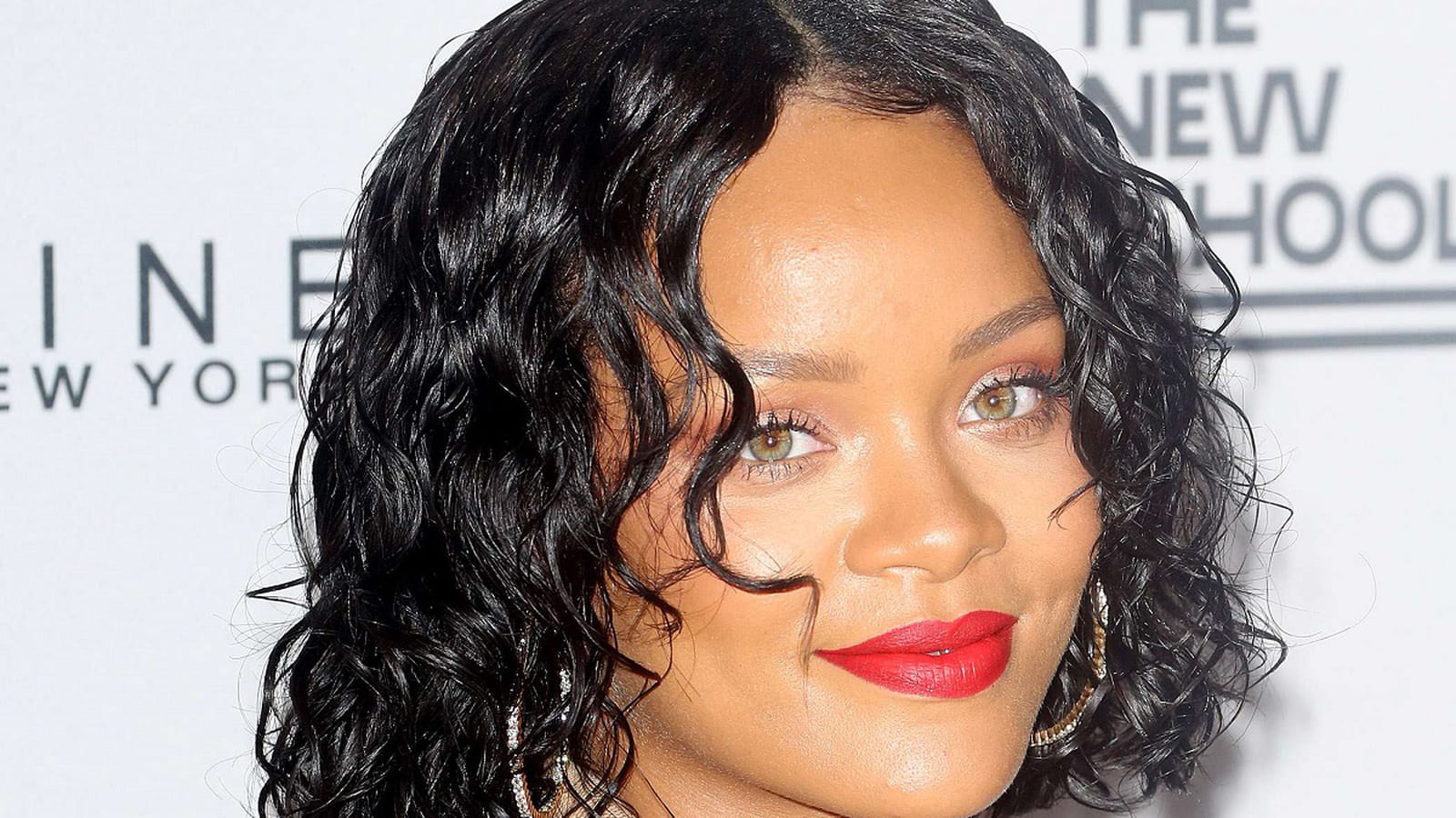 Rihanna, cheveux courts