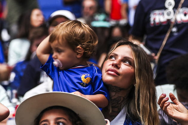 Zoe Cristofoli, la compagne de Th&eacute;o Hernandez, lors du match France-Espagne