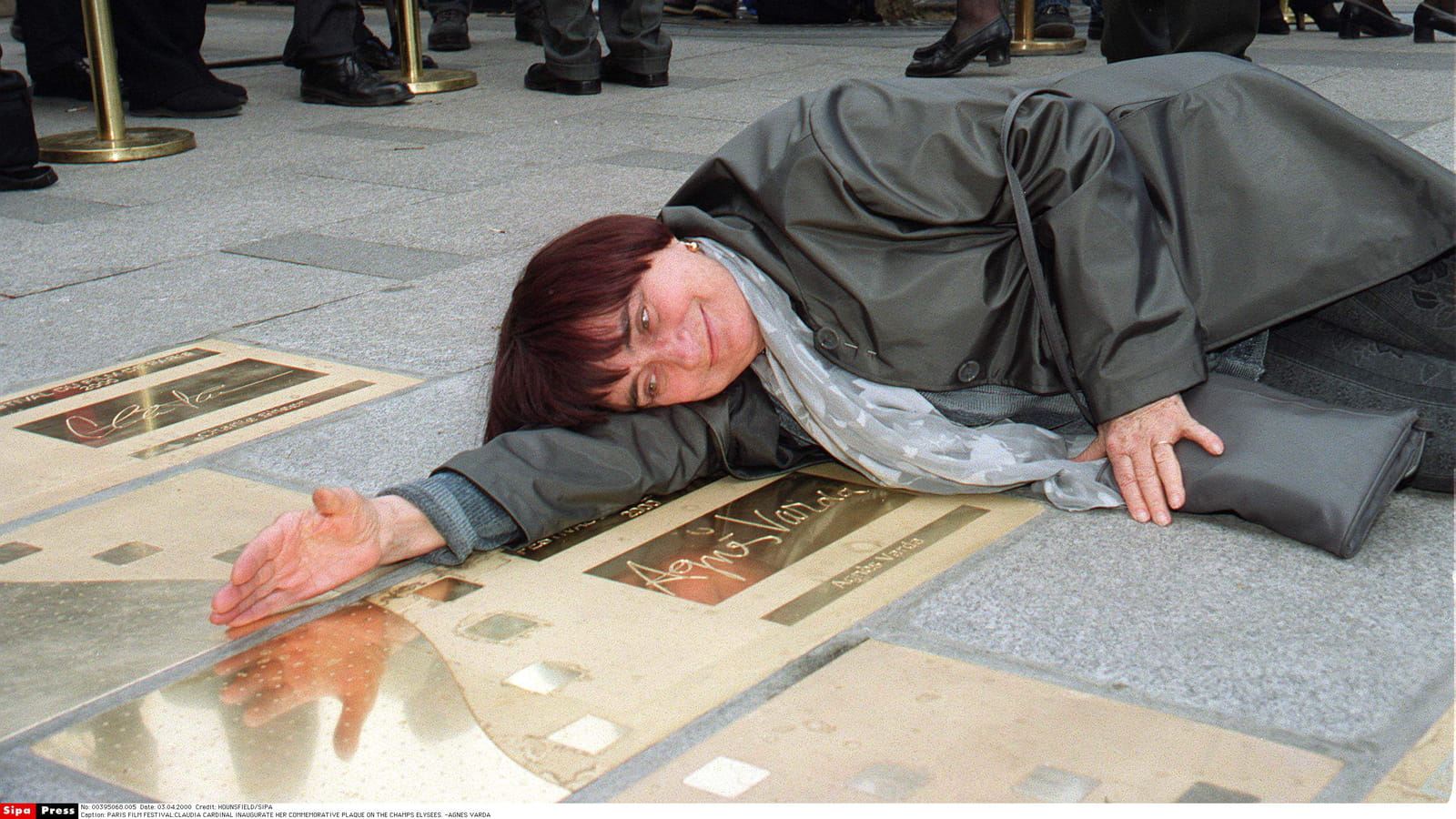  Agnès Varda au sol