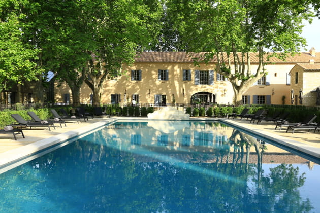 Piscine ombragée du Domaine de Manville