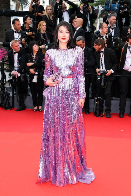 Huang Lu en robe &agrave; sequins lilas Valentino