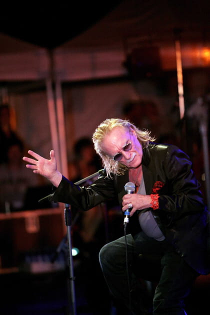 Christophe en concert au bal du 14&nbsp;juillet 2010&nbsp;a Avignon