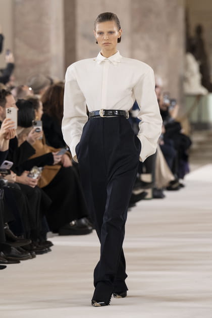 Look 15 du défilé Schiaparelli haute couture printemps-été 2024