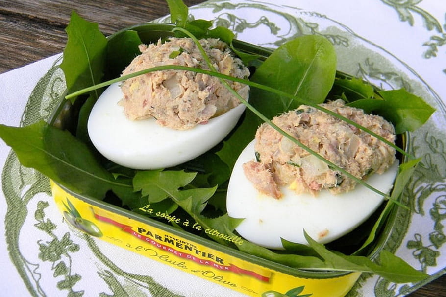 Comment enlever la coquille d'un œuf dur ?