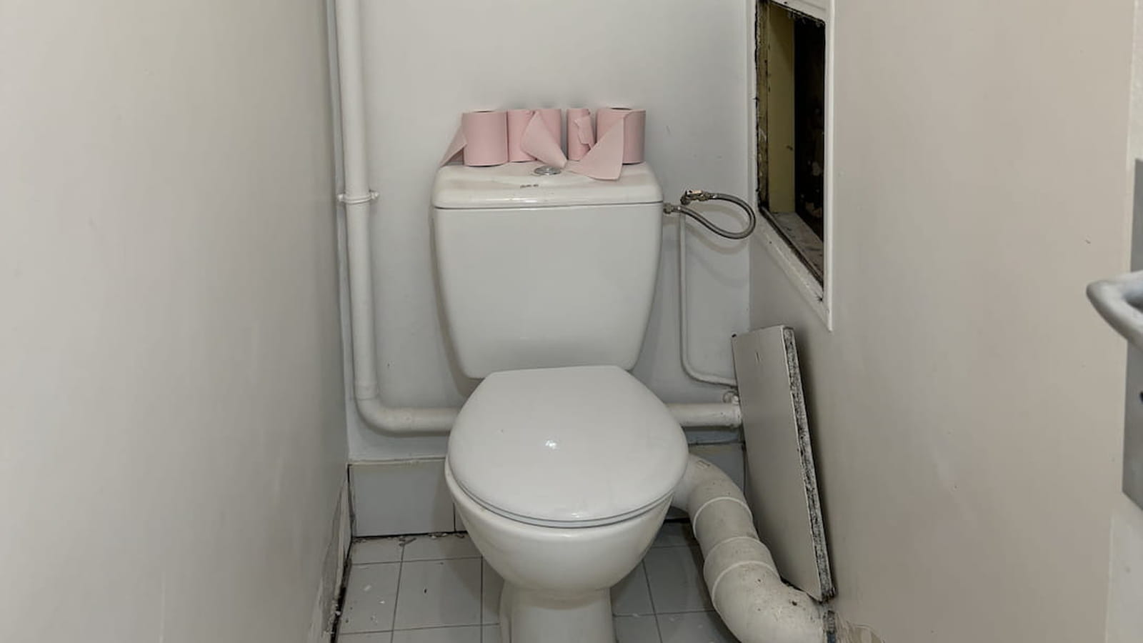 Toilettes avant