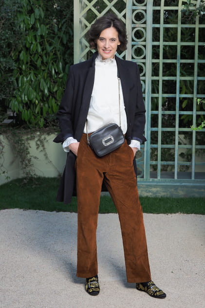 Ines de La Fressange en pantalon velours
