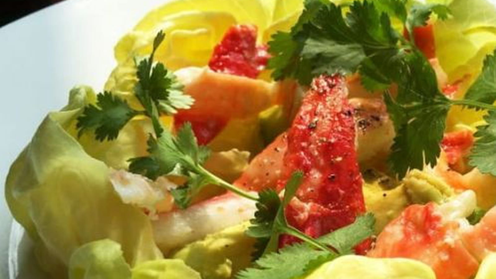 Salade de crabe royal, avocat et laitue, huile d’olive et citron vert