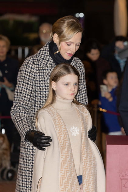 Charlene et Gabriella de Monaco&nbsp;: m&egrave;re et fille r&eacute;unies pour le coup d'envoi des f&ecirc;tes de No&euml;l