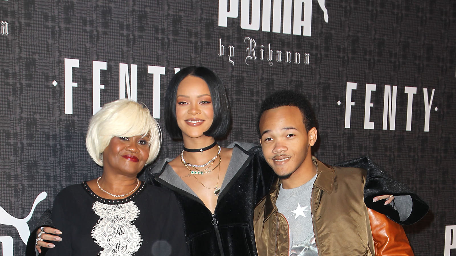 Rihanna, sa mère et son frère