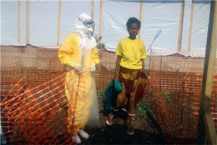 Epidémie Ébola en Guinée : "Il faut à tout prix éviter que les malades se terrent chez eux"