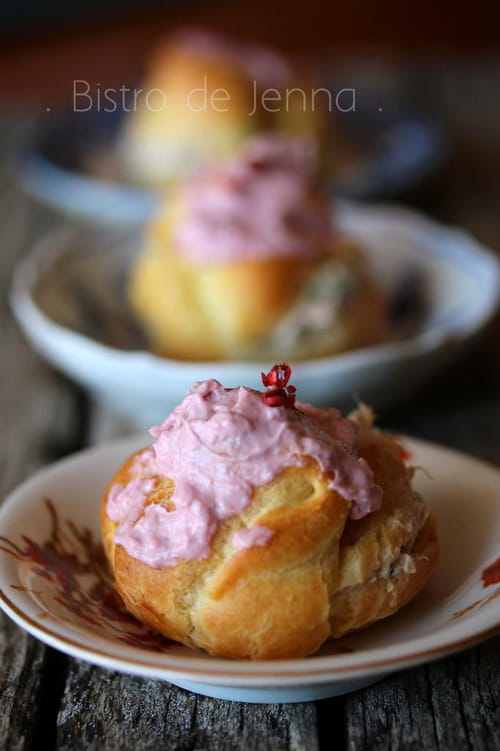 Petits choux au thon-wasabi glaçage rose