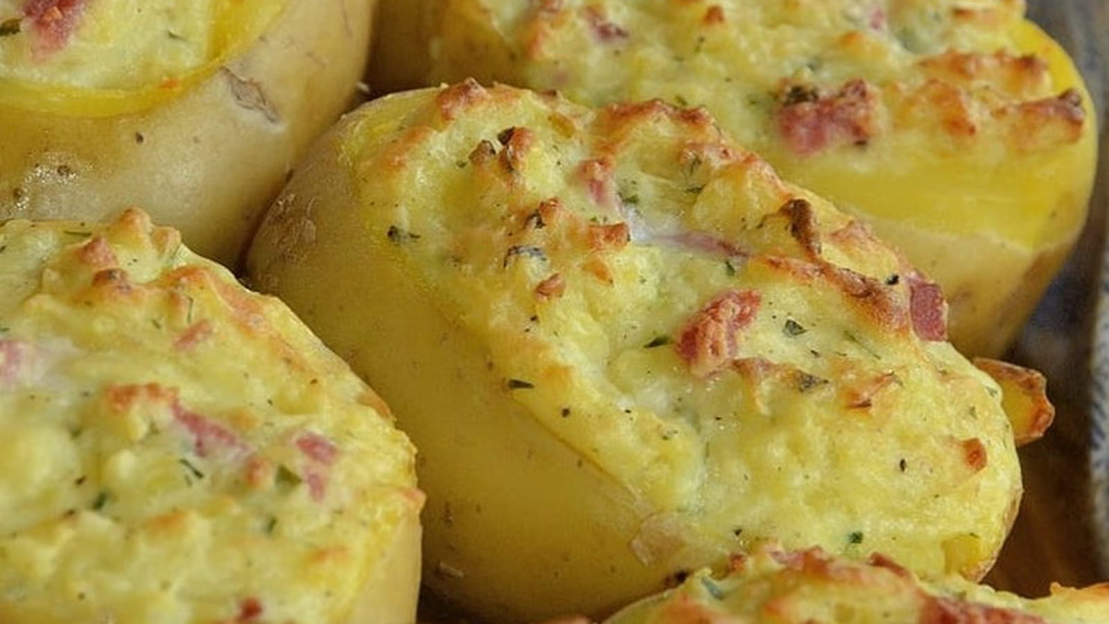 Pommes de terre farcies à la cancoillotte et bacon